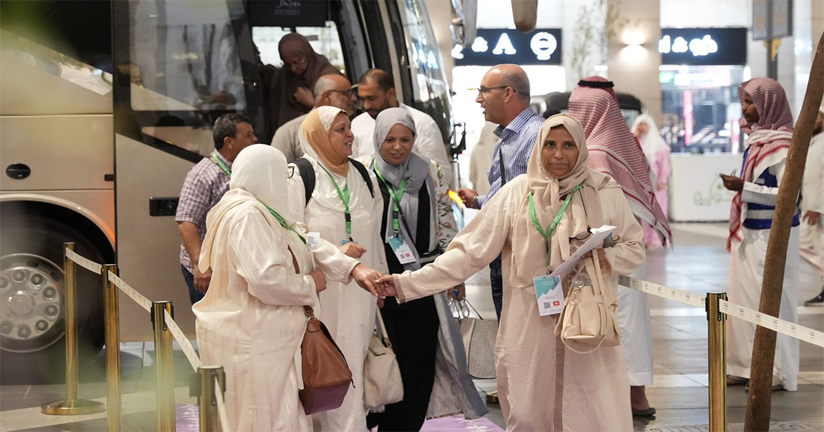 Les hôtes du Programme du Serviteur des Deux Saintes Mosquées pour l'Omra et la Visite en provenance de Tunisie arrivent à Médine