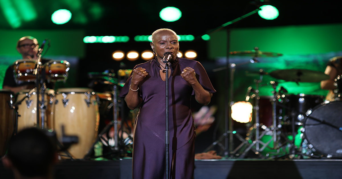 Angélique Kidjo à Carthage : L'âme de l'Afrique enflamme la scène historique