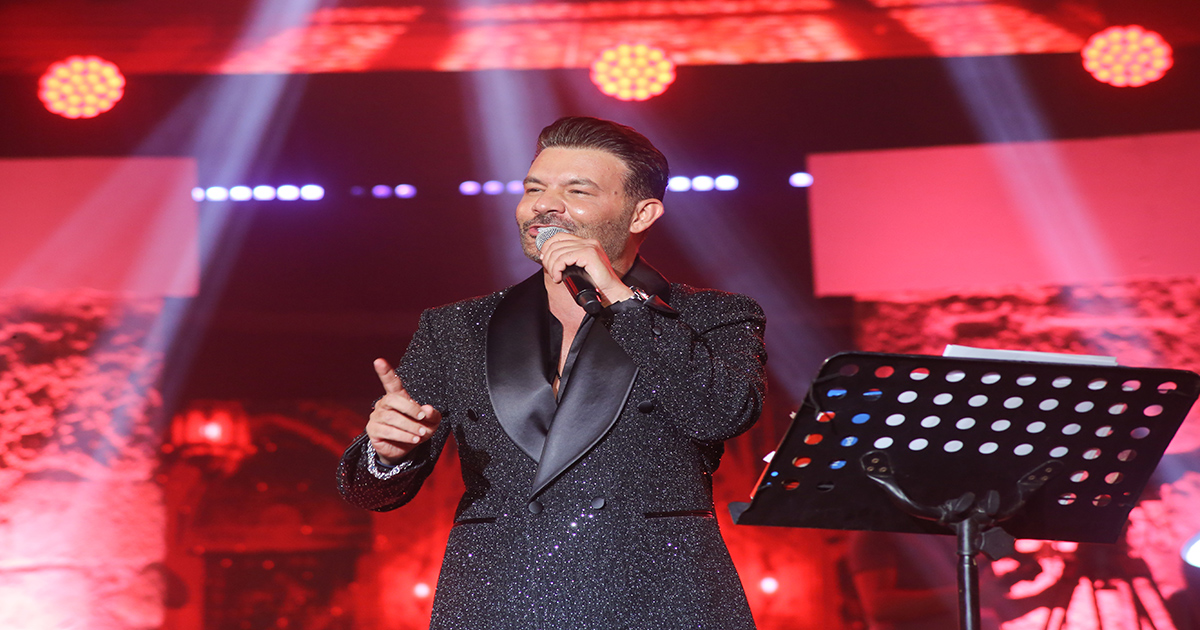 Le chanteur libanais Rayan en concert caritatif : de l'art pour redonner l'espoir